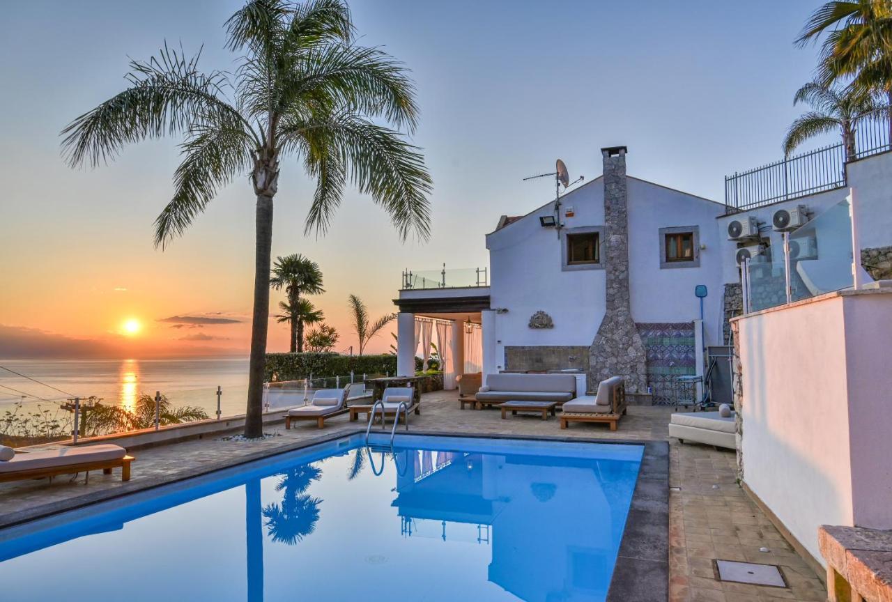 Luxury Taorum Villa With Spectacular Sea Views In Taormina Exteriör bild